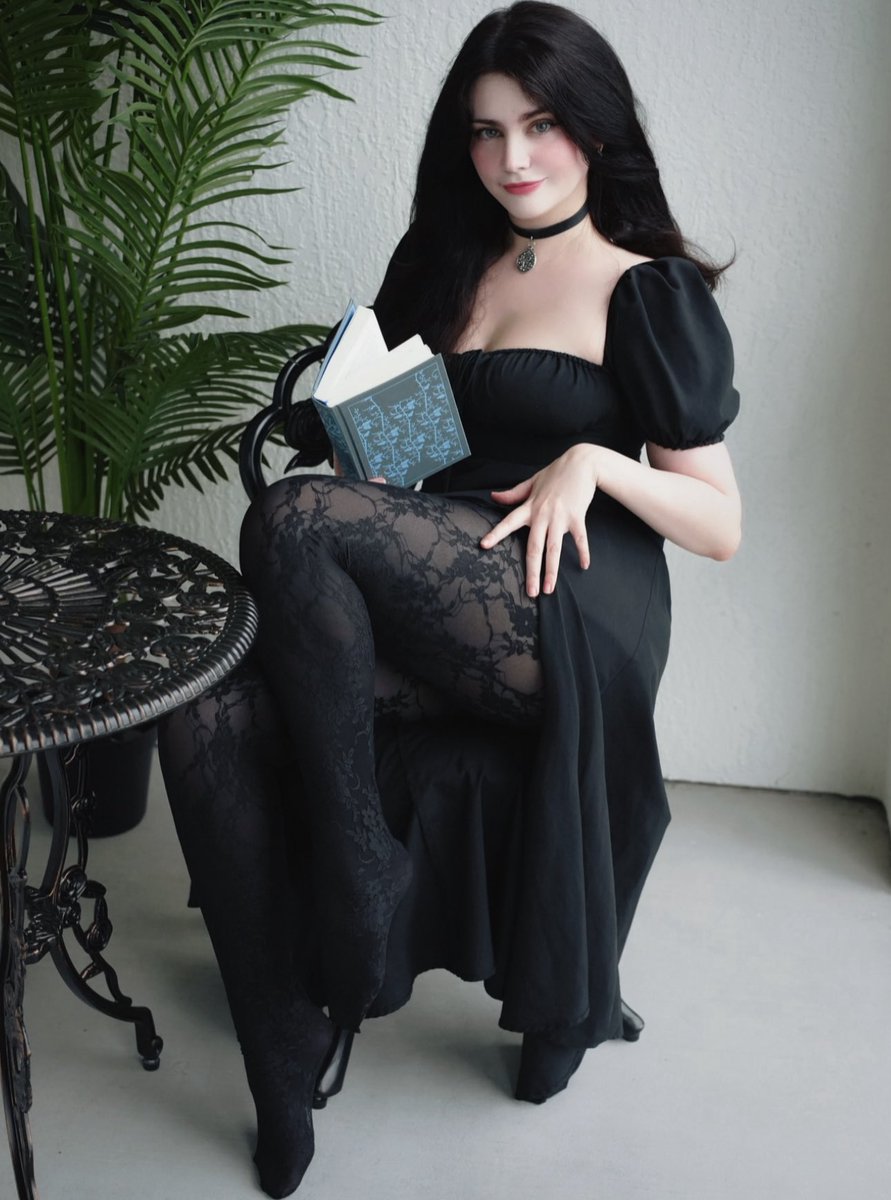 adinascozylife's tweet photo. yennefer inspired outfit~ 💜 https://t.co/qCOm0MLKrd