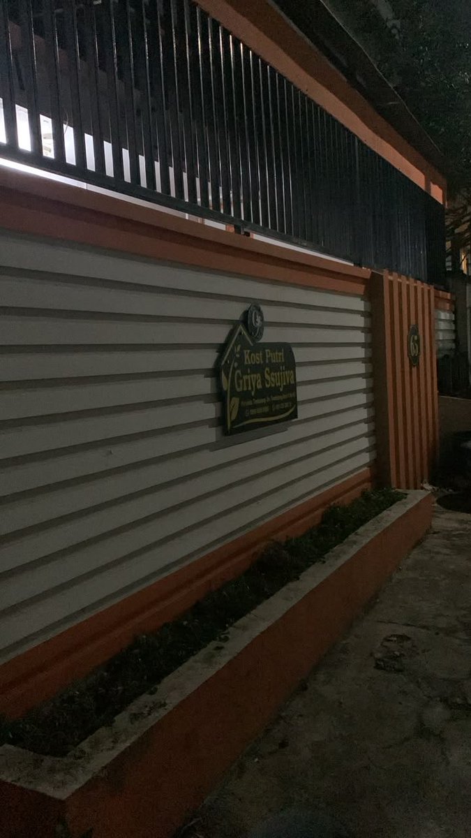 Beerrang44's tweet photo. Dips, ada kost disini ga ya? Temenku ada indikasi kena tipu nih di kost ini, lokasinya di Perumda, dapet info ini dari FB soalnya, bisa DM ya klo ada yg kost disini, kasian temenku maba tua bgt dan ketipu gini

#tembalang #undip https://t.co/dRW4ruE9D8