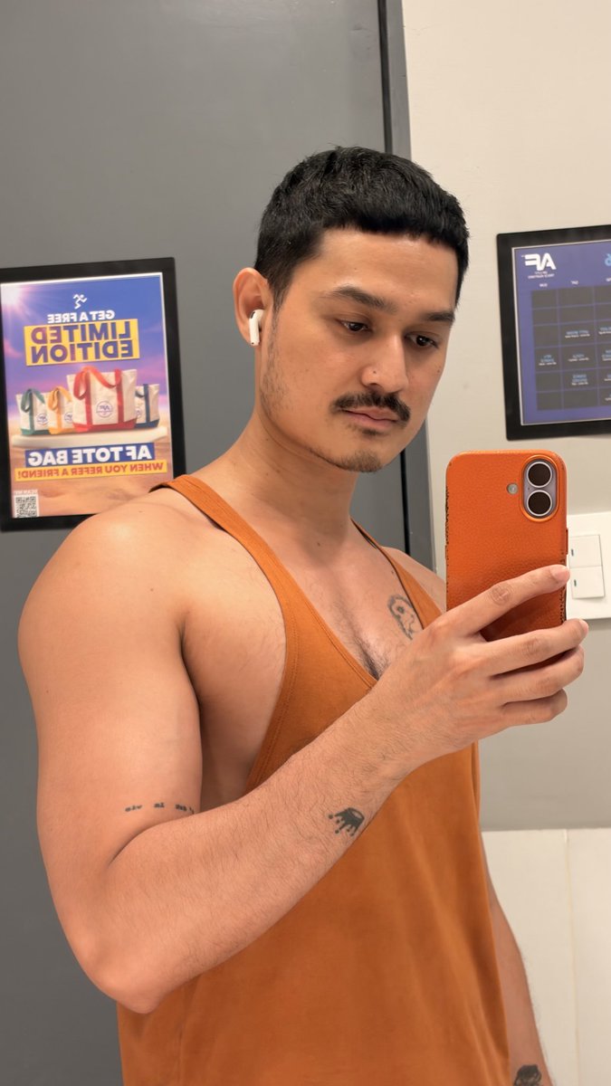 Peeeeeeejjj's tweet photo. Chest and back pump today https://t.co/K0BTAdYLcA
