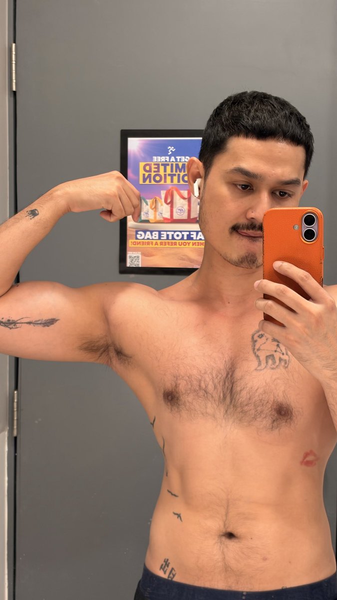 Peeeeeeejjj's tweet photo. Chest and back pump today https://t.co/K0BTAdYLcA