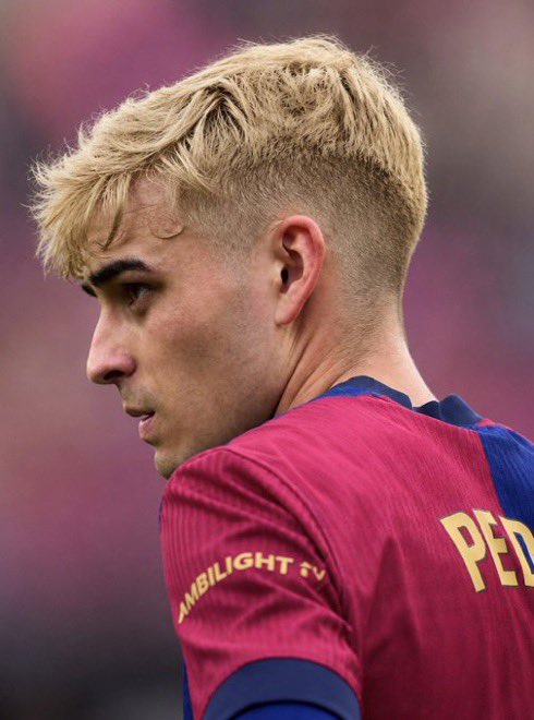 newreyreal2's tweet photo. Remember Pedri promised to dye his hair if Spain wins the World Cup ⭐️ https://t.co/q6R4NeokFT
