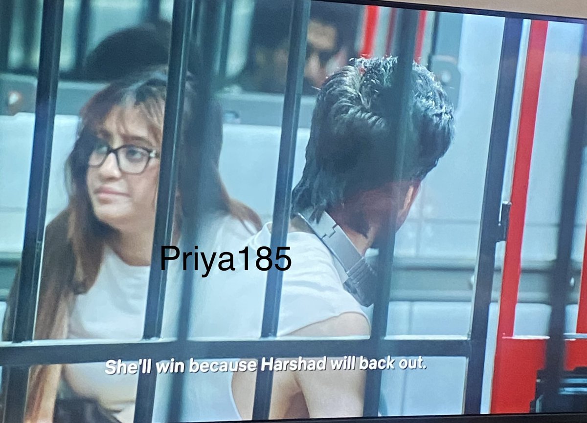 priya185's tweet photo. Housemates discussing that Harshad’s priority is Shivangi if given a chance he will let her win. They say their bond is unhealthy (Ram Dheeraj Chamola and more) #HarshadChopda #HarshadInLockUpp #lockupp #ShivangiJoshi https://t.co/DJ1ySoUOlV