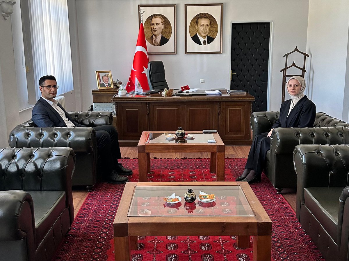 InhisarKaymakam's tweet photo. Kaymakamımız Sn. Esra POLAT, hayırlı olsun ziyaretine gelen Söğüt Cumhuriyet Savcısı İbrahim EKİN'i makamında ağırladı. Ziyaretten duyduğu memnuniyeti dile getiren Kaymakamımız, nazik ziyaretlerinden ötürü kendilerine teşekkür etti. https://t.co/YwUg9rk9YY