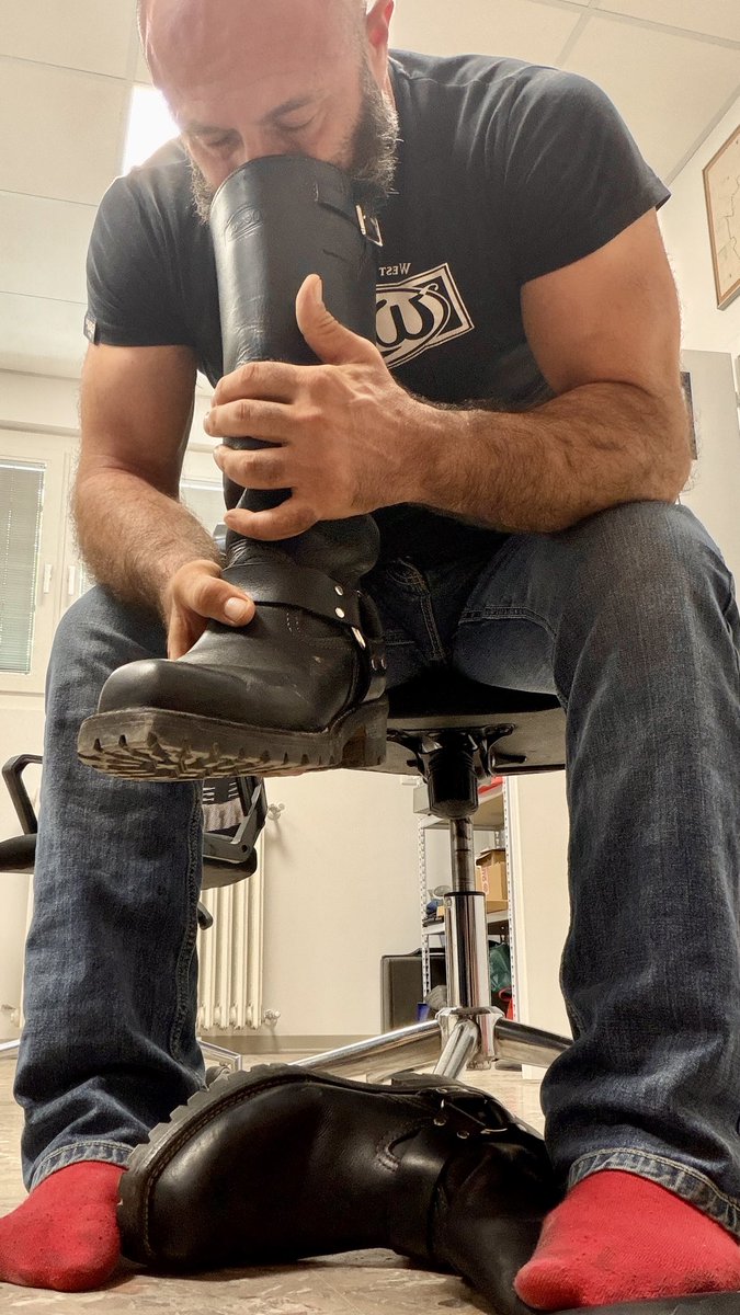 Bootsbeardmike77 tweet media