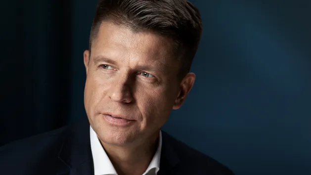 NigdyWiecejPiS's tweet photo. Nieoficjalnie - Rafał Brzoska i Ryszard Petru zakładają nową partię polityczną, która będzie się skupiała na deregulacji.  

To będzie ostateczny koniec Mentzena. https://t.co/jfjuz7S0W1