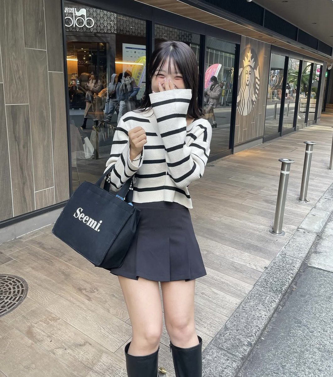 4zvgz5's tweet photo. 女の子のふとももとブーツが大好きな
フェチアカウントです💕💕
アイドルのミニ丈ロングブーツ衣装、女の子のミニ丈ロングブーツコーデを積極的にRTします💕👗👢
良い脚🦵の女の子を紹介していきますのでぜひご覧ください💕💕

ミニ丈×生脚×ブーツしか勝たん💕💕

@Uyuvqcv 
↑鍵垢もぜひフォローを💕 https://t.co/5nQQ2lsz2g