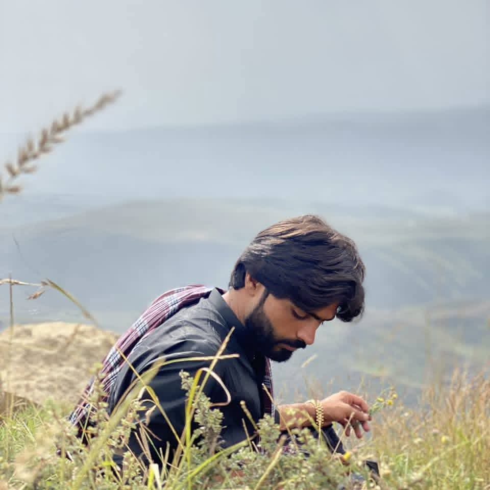 BalochJaha95492's tweet photo. بلوچستان میں جبری گمشدگیوں میں تیزی ایک سنگین صورتحال اختیار کرچکی ہے۔ طلبہ کو درپیش عدم تحفظ کی یہ فضا حد درجہ لمحہ فکریہ ہے۔
#ReleaseAsifBaloch https://t.co/oTRJIZnTsr