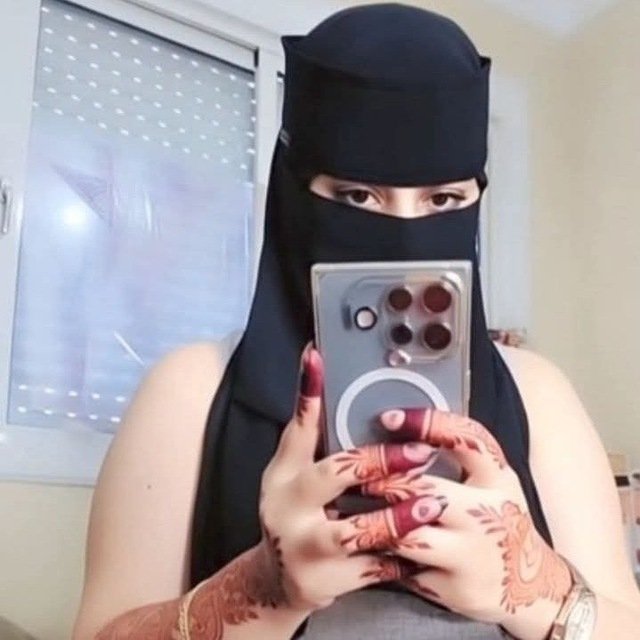 4avoi's tweet photo. بصراحه 
لواجلس معك ساعه وش راح اتعلم https://t.co/gFGgbHnVDX