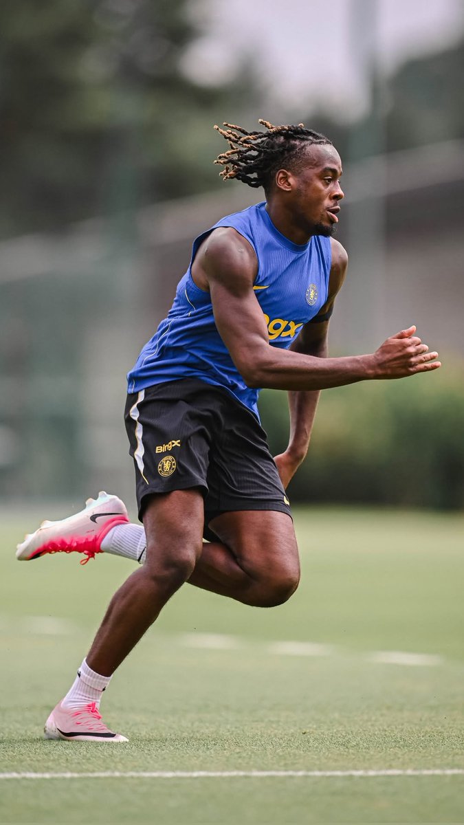 VHIEKTOR's tweet photo. Seriously hoping this lad have a very beautiful and successful season this coming new season, may injuries no add to your worries. All the Best Champ!🙌🙏💪🫂 https://t.co/5Ypjg0O1Nt