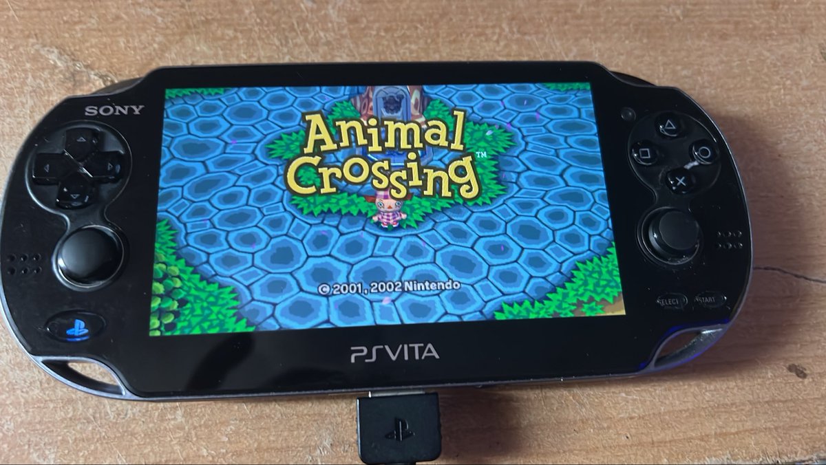 Masono03's tweet photo. On today’s episode of “Tato break the natural order of things” : Animal Crossing on a PS Vita https://t.co/SRNzv3HJbu