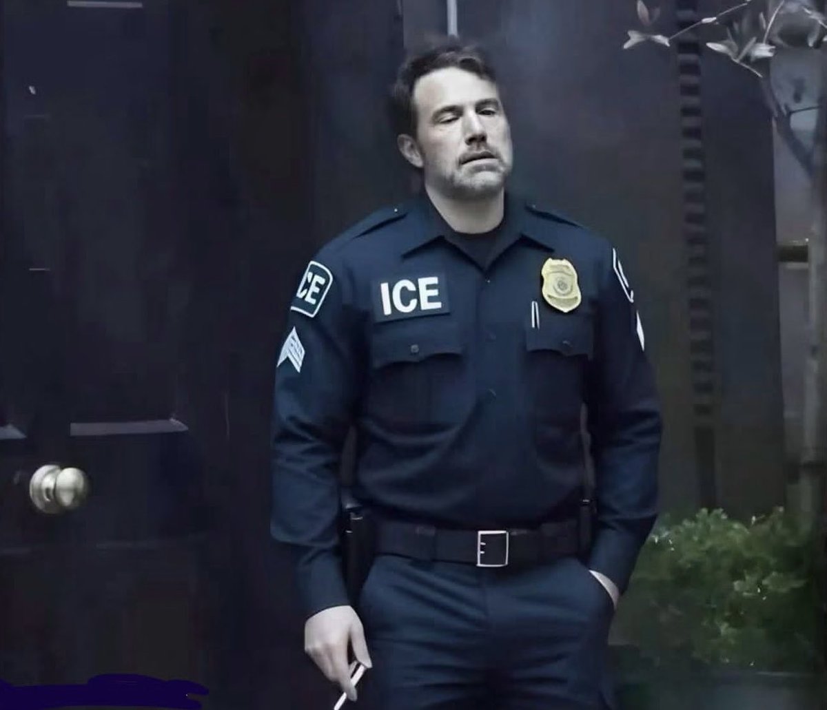 HellRaz0r1776's tweet photo. ICE Agents seeing a bus load of ugly, obese, blue-haired, women pull up https://t.co/ShhAe0upGU