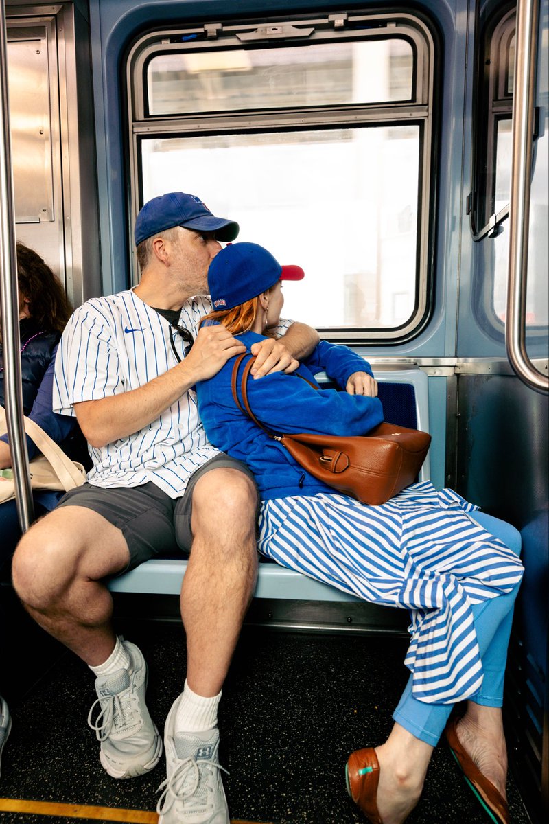 vsidaugaite's tweet photo. street photos of love https://t.co/olaHt5cBhz