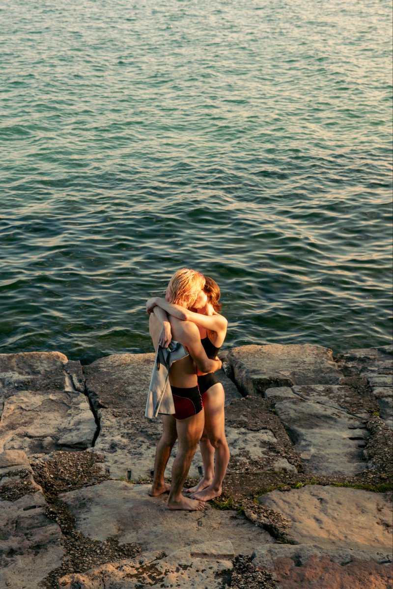 vsidaugaite's tweet photo. street photos of love https://t.co/olaHt5cBhz
