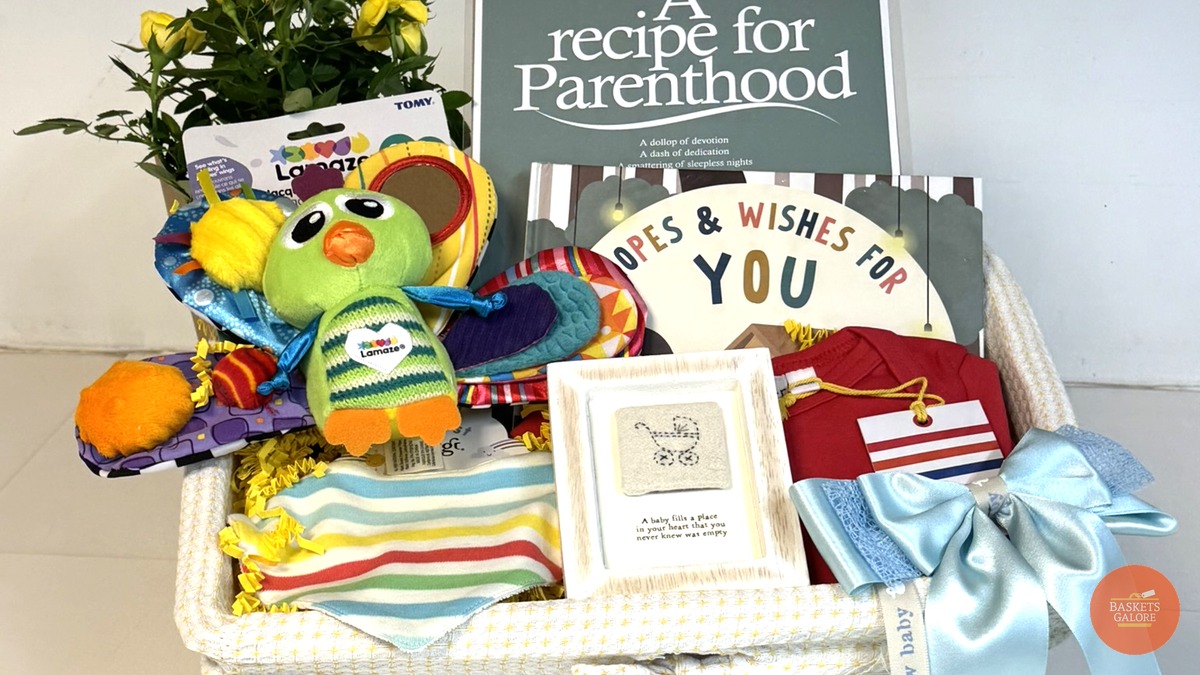 BasketsGalore's tweet photo. Today's Gift Basket Of The Day was the "Baby Bouquet Family Gift Basket" 👶

https://t.co/fbvcM9eib4

Follow &amp; RT to enter #prize draw to #win a Gift Basket. 

More info via our blog. 

#giftbasketoftheday #gifts #competition #giftbasketsrule #newbabyboy https://t.co/DtdPpVAOgN