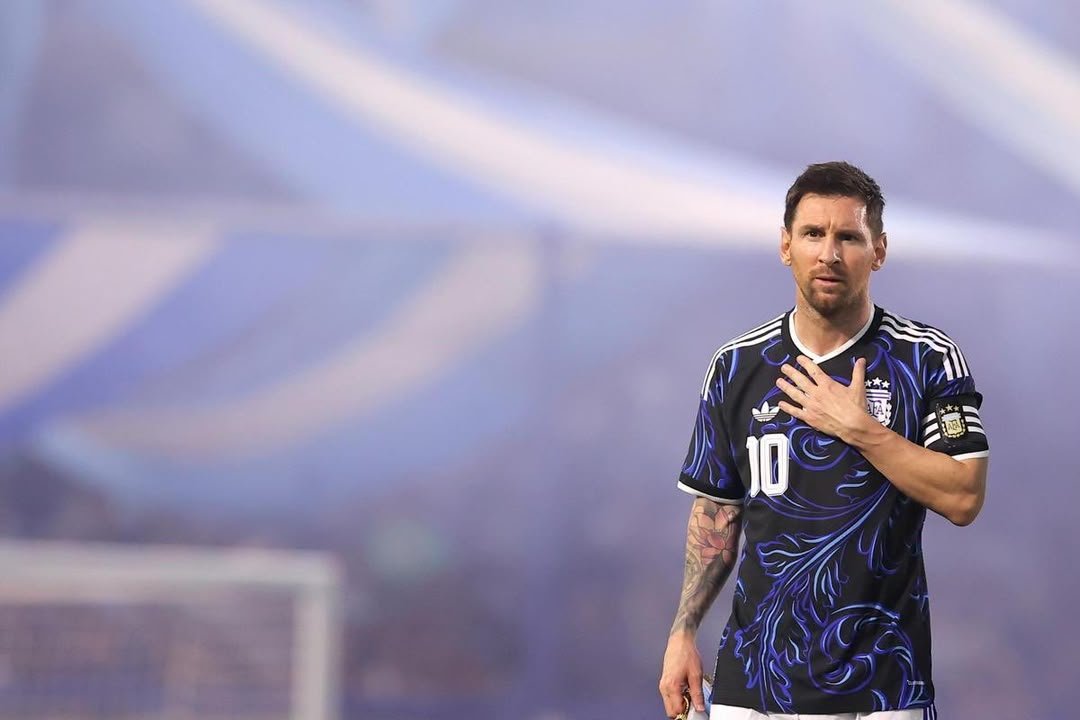 byibmoh's tweet photo. Tag a friend who supports Messi and Wizkid. Let's check on them today. 😂 https://t.co/ZMO3qCdIkO