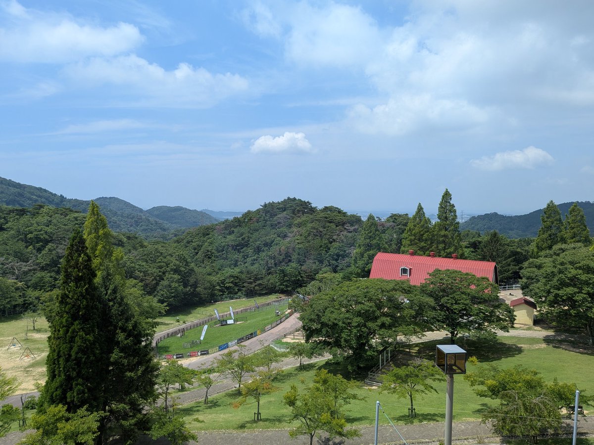 jin0210's tweet photo. 六甲山牧場 https://t.co/6Ejt8HCLgq