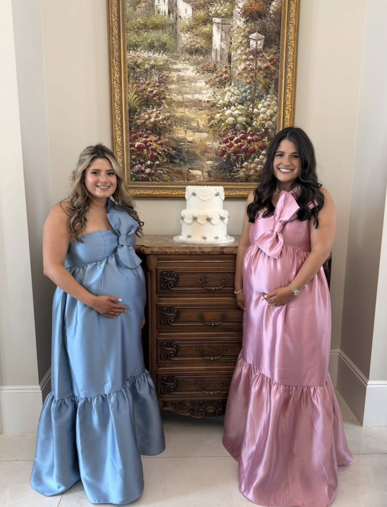 metrofive5's tweet photo. Two sisters, two babies, one special day 🥹💖 https://t.co/YGL52bXLIu