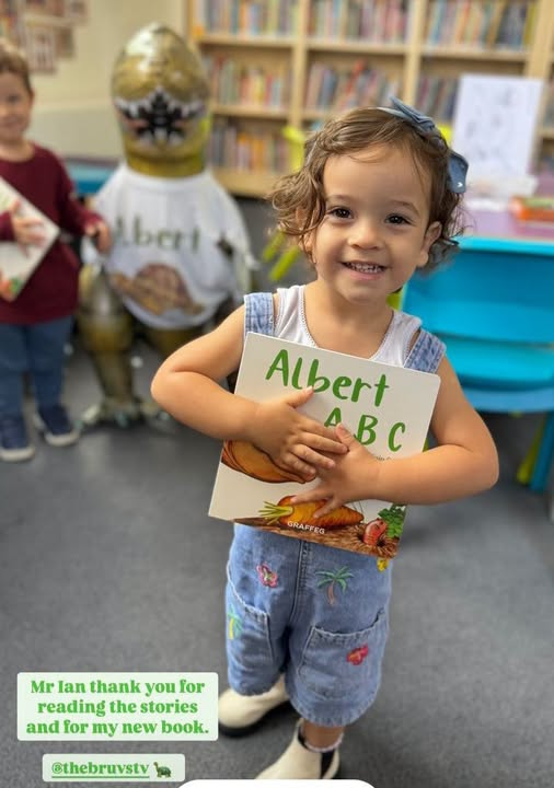 AlbertTortoise's tweet photo. Please keep sharing YOUR terrific #ALBERTthetortoise pictures. Posing now possible with 10 #ALBERT #picturebooks, 3 #BoardBooks & #ActivityBook https://t.co/sGYhBlFUhP
#alphabet #earlyreaders #learning #illustrated #tortoise #bookseries https://t.co/cqjsAOUDAd