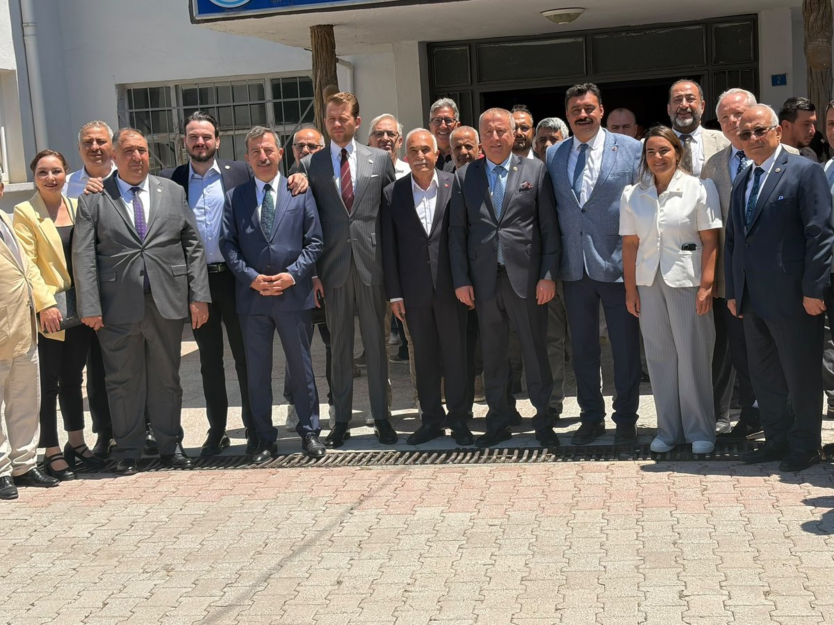 aefakibaba's tweet photo. Genel Sekreterimiz, Genel Başkan Yardımcılarımız ve milletvekili arkadaşlarımızla birlikte Afyonkarahisar’ın Sultandağı ilçesine bağlı Dereçine Belde Belediye Başkanımız Sayın Aykut Okumuş’u ve Çay ilçe Belediye Başkanımız Sayın Yaşar Kemal Kantartopu’nu ziyaret ettik. Ardından Çay ilçesinde düzenlenen Vişne ve Eber Sarısı Festivali’nin açılış programına ve kortej yürüyüşüne katıldık.

Nazik ev sahiplikleri dolayısıyla Çay Kaymakamımız Sayın Hasan Hüsnü Türker’e, belediye başkanlarımıza, Genel Başkan Yardımcımız Sayın Av. Hakan Şeref Olgun’a ve festivalin düzenlenmesinde emeği geçen herkese teşekkür ediyor; festivalin Çay ilçemize ve Afyonkarahisar’ımıza hayırlı olmasını diliyorum. @iyiparti @MDervisogluTR @_hakanolgun