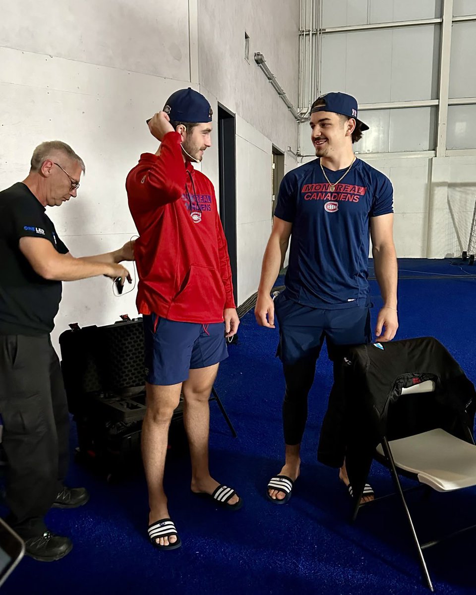 slafonthebeach's tweet photo. kent you wanna sign them so bad https://t.co/WLIraNhiqy