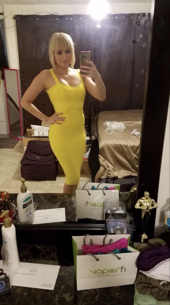 annah_taylor98's tweet photo. Can we meet up for weekend fun if yes retweet my picture and send me a message https://t.co/OXS1NA0dRy