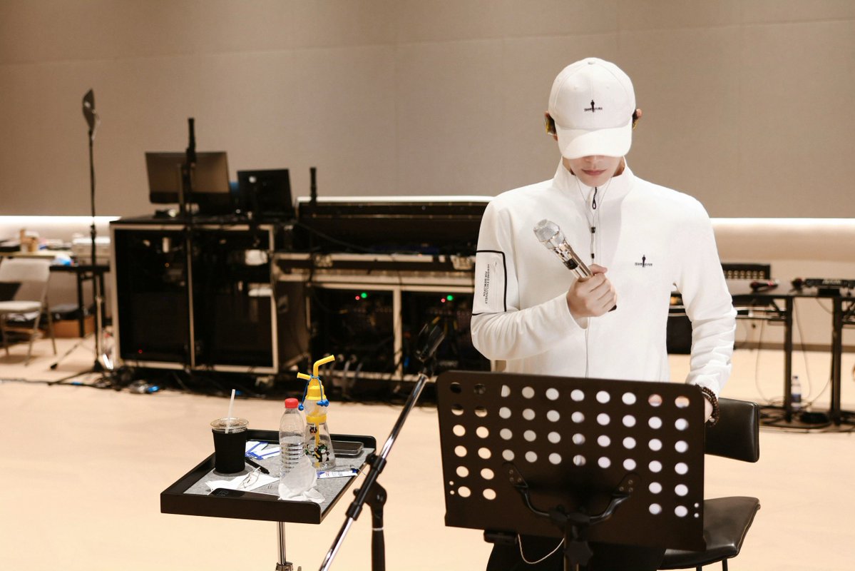 dyxRyan_fanclub's tweet photo. 3 Days to Go 🌟
In Chengdu’s midsummer glow, the spotlight is slowly being set. Every melody, every heartfelt moment, and every surprise is ready to unfold.
#DingYuXi #RyanDing #丁禹兮 #XiCreate #XiCreateFTYOUConcert
©️丁禹兮工作室(Weibo) https://t.co/tC5x9iLVhX