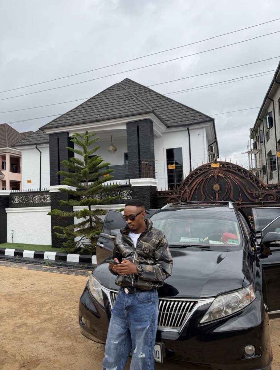 cjprofitfx's tweet photo. One of the popular influencer, meme coins trader and the C.E.O/founder of @Noblecoinsacad1 @NobleCoins 

Just posted his 4th well furnished mansion 🏠 dude is f*cking good in the game 📊

Congratulations 🎉🎈 legend 
#noblecoins #noblecoinsnewhouse # https://t.co/y6uI8T6J2E