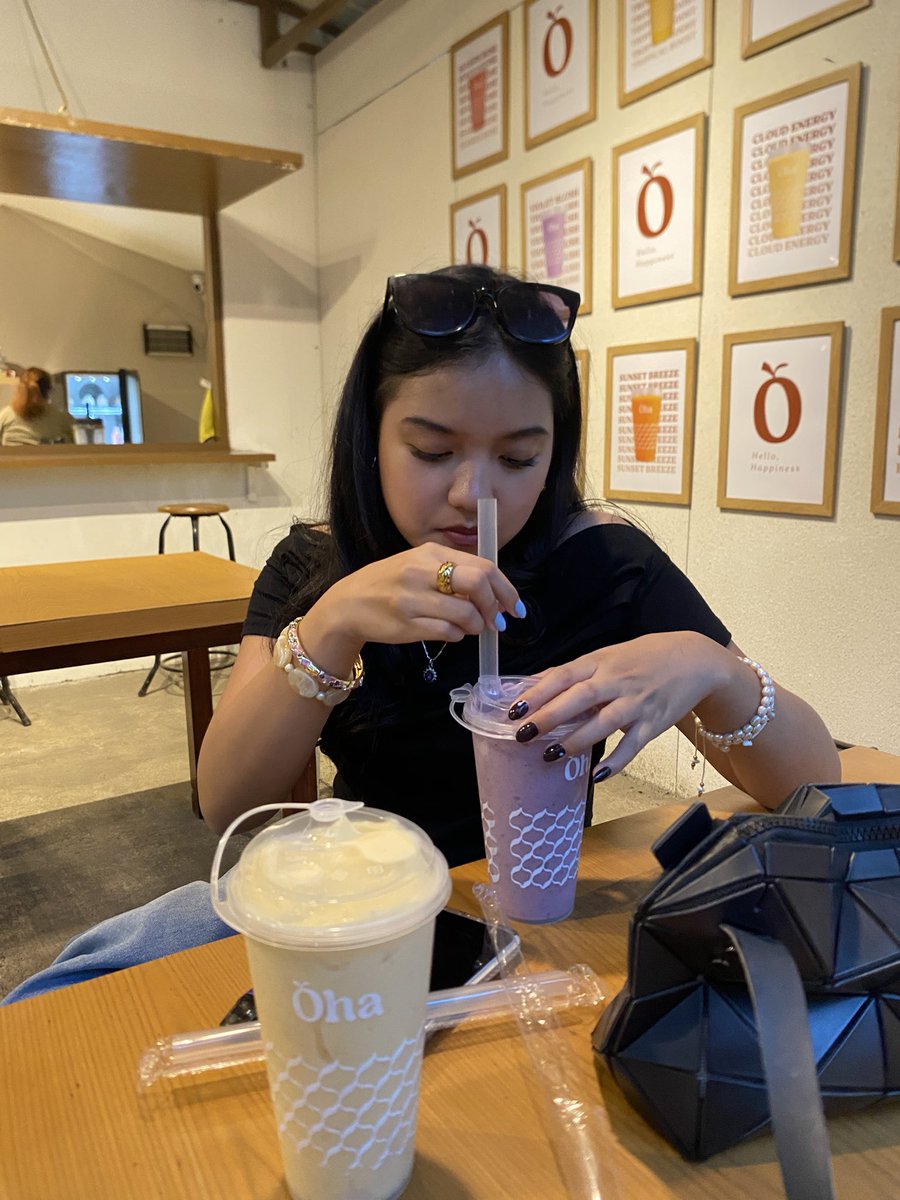 croissantfaceee's tweet photo. jujur, peak banget ini orang ga tidur sepanjang jalan. love you sayang💖 https://t.co/bbZIWPixoR