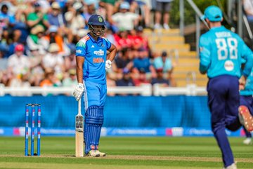 kalingatv's tweet photo. #BREAKING | India vs England 2nd ODI | Batting first, India 233-all out in 44 overs at Sophia Gardens, Cardiff in Wales. 

Shreyas Iyer 66, Virat Kohli 65, Jofra Archer 47-3, Gus Atkinson 50-3. 
#IndiavsEngland https://t.co/D9vXQ0eVOA