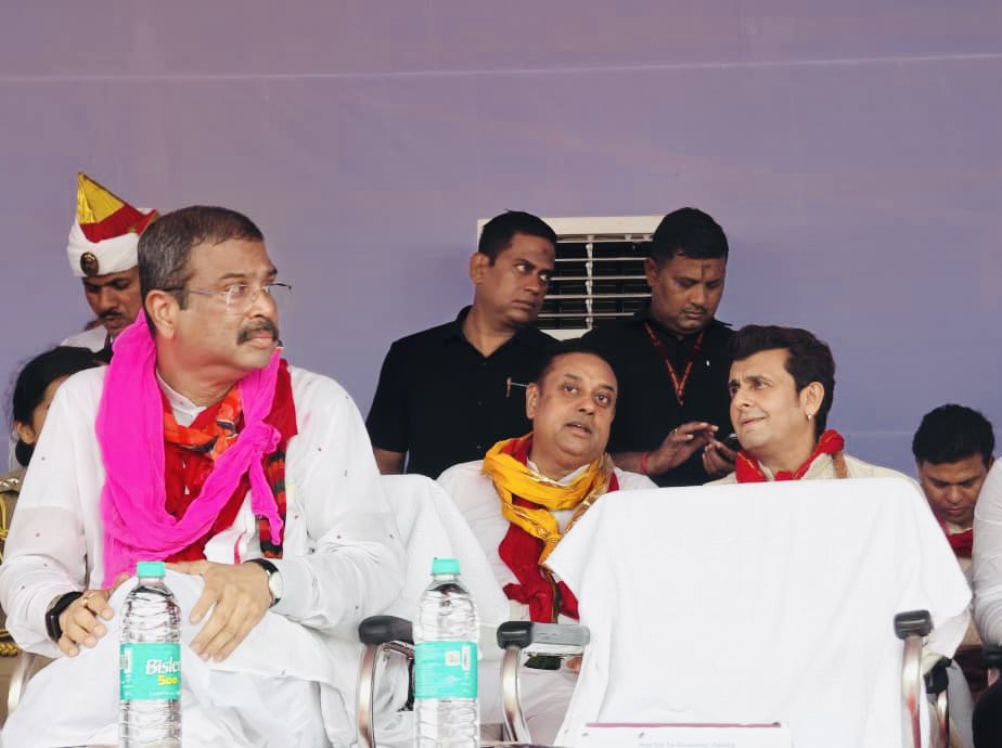 sambitswaraj's tweet photo. महाप्रभु के दर्शन से हृदय श्रद्धा, भक्ति और आध्यात्मिक आनंद से अभिभूत हो उठा। https://t.co/QoSs6Cv4Tj