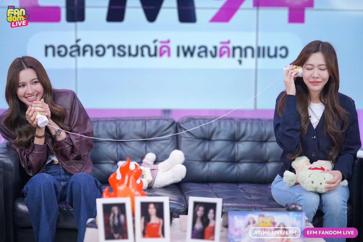 EFM_STATION's tweet photo. คืนนี้เปิดตำนานเมนูใหม่ #EFMFANDOMLIVE ต้อนรับ 2 สาว "น้ำหนึ่ง - เนย" ซึ่งการกลับมาสร้างความสนุกครั้งนี้ ทำเอาแฟนๆ เขินไปตามๆกันเลยยย 💗🎀 https://t.co/YRci4ke0UM