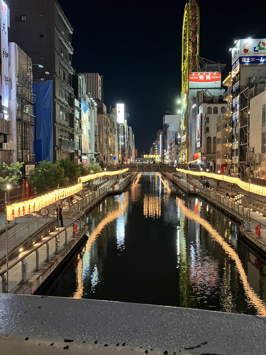 VCama_panda's tweet photo. これが道頓堀川かー https://t.co/ez1MzRoZcO