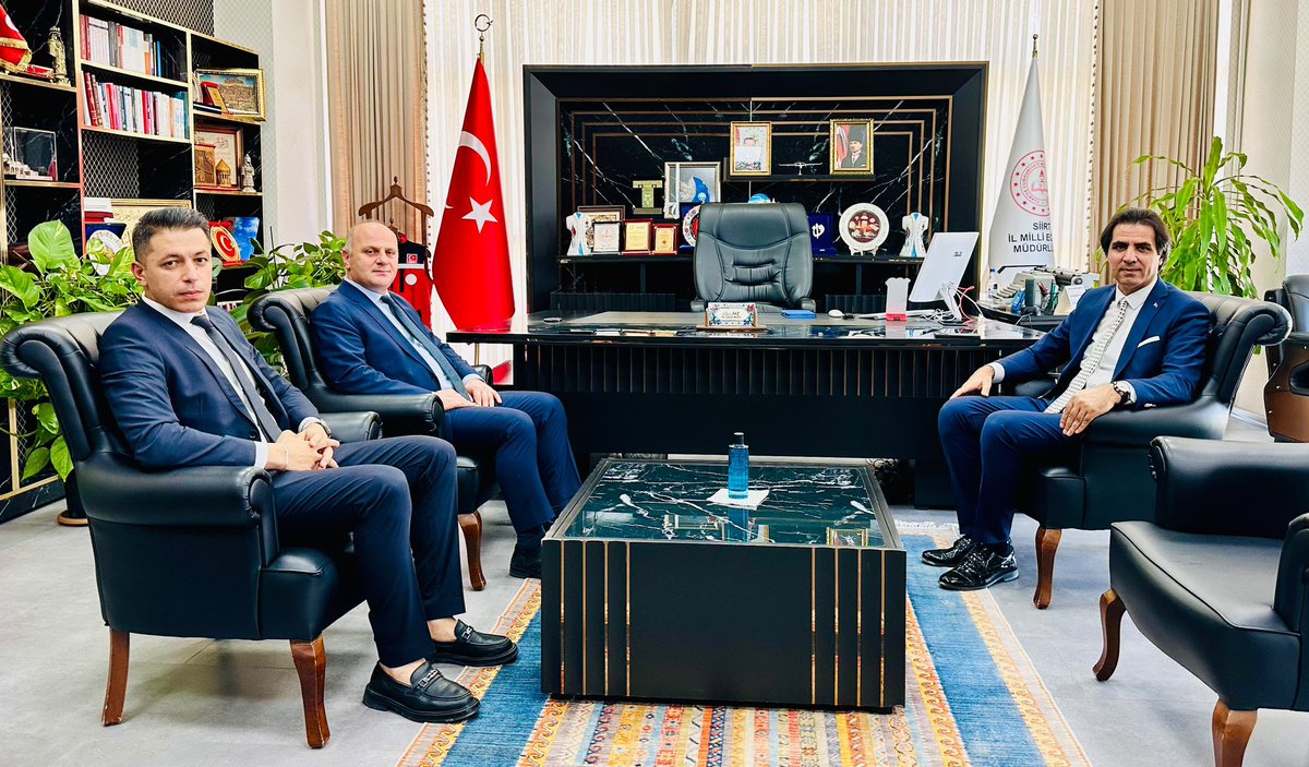 Diyarbakirmem's tweet photo. İl Milli Eğitim Müdürümüz Sn. Salih Sadoğlu ve Müdür Yardımcımız Sn. Bahattin Koceman, Siirt İl Milli Eğitim Müdürü Sn. İlhan Saz’ı makamında ziyaret ettiler.

Misafirperverlikleri için kendilerine teşekkür ederiz. 

@tcmeb @Yusuf__Tekin 
@sadoglu_salih @saz_ilhan 
@mem_siirt https://t.co/dBfaonCmwU