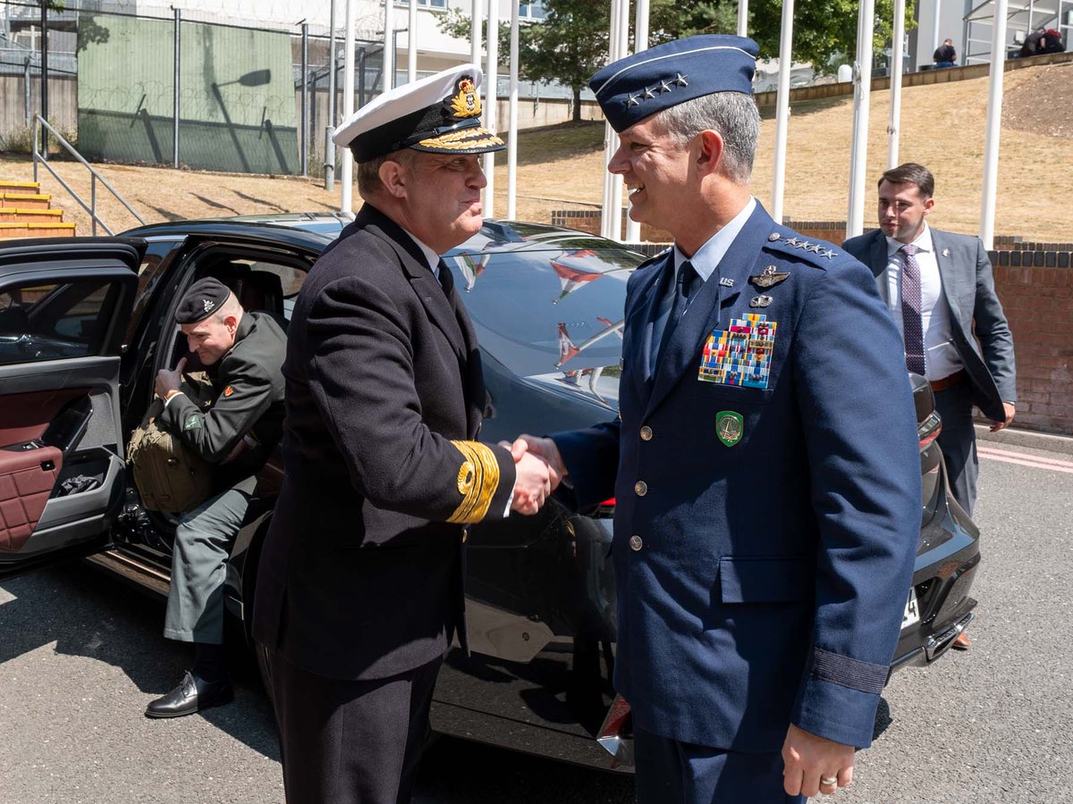 NATO_MARCOM's tweet photo. NATO Supreme Allied Commander Europe (SACEUR), 🇺🇸 US Air Force Gen. Alexus G. Grynkewich, visited #MARCOM HQ, where he was welcomed by COM MARCOM, 🇬🇧 VAdm Robert Pedre. Briefings focused on maritime deterrence, warfighting readiness, and innovation, before meeting members of the MARCOM Headquarters.