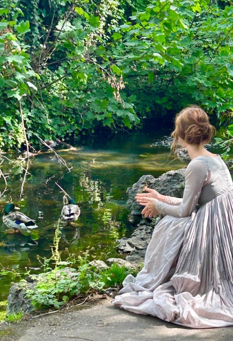 Daisy Edgar-Jones Source tweet media