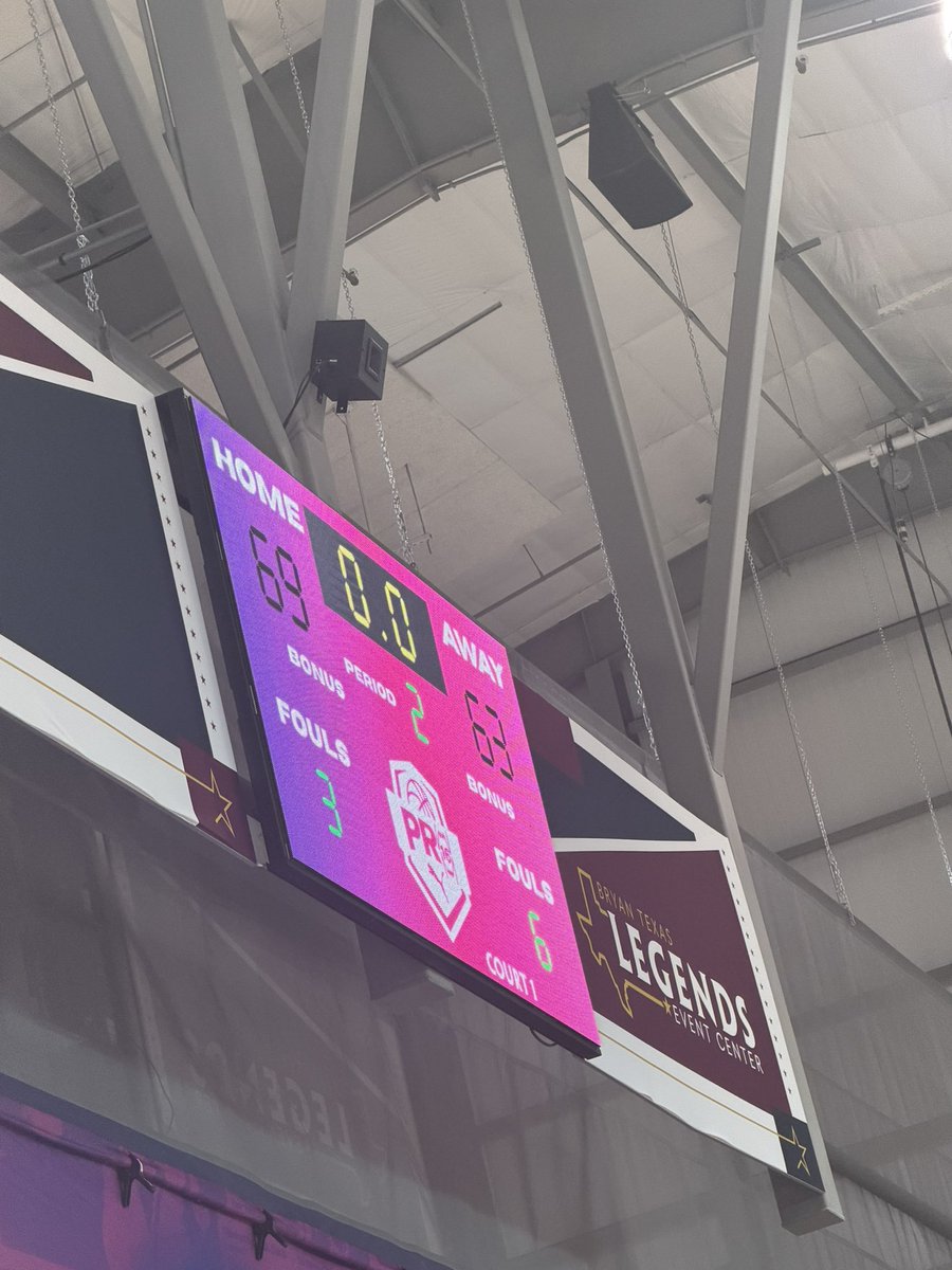 jake_filippo's tweet photo. 17U @FlightAAO take this one vs the @LV_Knicks. Great game, 2 highly competitive teams who went back and fourth

@NxtProHoops https://t.co/0DomvjBfji