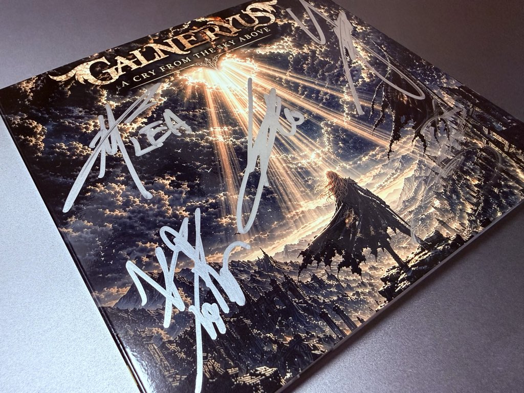 4ever0505's tweet photo. ディスクユニオンでGALNERYUS新譜リリース記念のサイン会
ギリギリ間に合った😭
握手してくれて皆さん手が大っきくて乙女になってしまったわね...聴き込みましょう🔥 https://t.co/oI7HcxlhCN