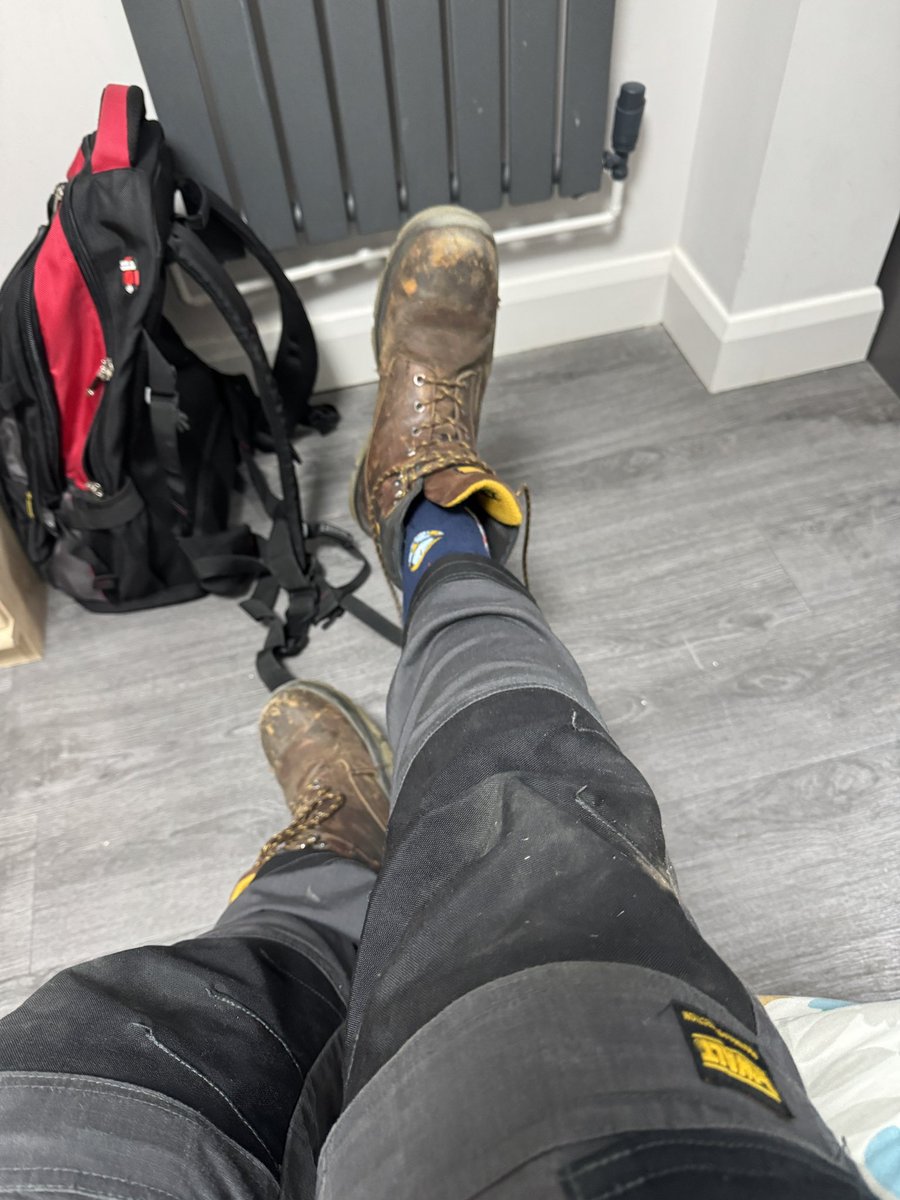 NulloRichard's tweet photo. After ten hours on site it’s nice to be back at the dig and get them boots off
#tradie
#construction
#workie
#labourer https://t.co/2YPCzZEo8K