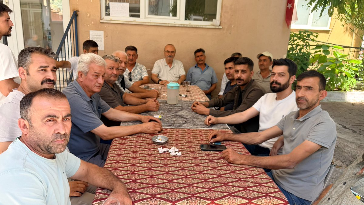 sultanhisarak's tweet photo. Cumhur İttifakı olarak Mahalle Başkanımız Sn.Tahir Saçar ve Meclis Üyelerimiz ile birlikte Malgaçemir Mahallemizde kıymetli hemşehrilerimizle bir araya geldik.
Gönül gönüle gerçekleştirdiğimiz buluşmada
vatandaşlarımızın ve mahallemizin ihtiyaçları üzerine samimi bir istişare +++ https://t.co/iH6nWIAlgw