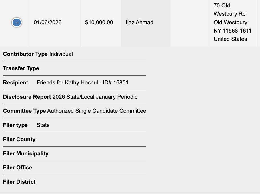 ChrissyCasilio's tweet photo. Pervez Siddiqui, who has been accused of participating in a $38 million Medicaid fraud scheme, donated $1,000 to @GovKathyHochul about two months ago.

Earlier this year, Ijaz Ahmad, who has advised NUMEROUS New York businesses that are also accused of Medicaid fraud, donated $10,000.

Should @KathyHochul return the donations? 🧐