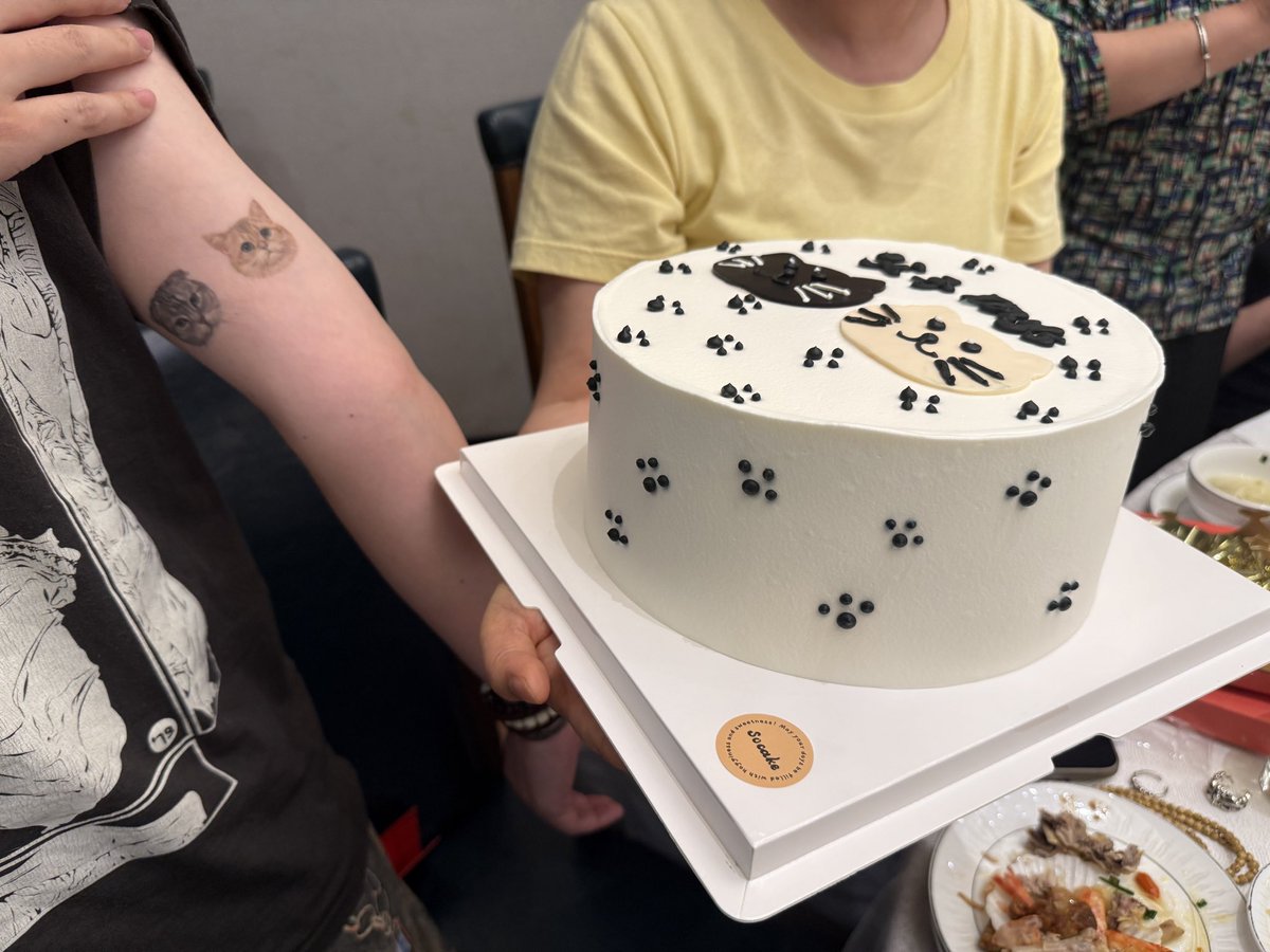 Alex_LuJY's tweet photo. 🎂 https://t.co/0OTRNxakaD