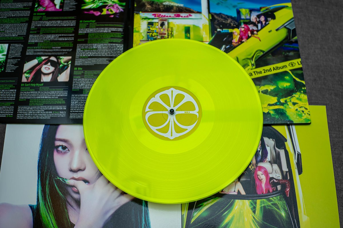 leon1216jp's tweet photo. aespa - The 2nd Album: LEMONADE (LP Ver.)

一直沒有買aespa的黑膠專輯
不是不好買 就是一直沒想買的��動
《LEMONADE》這次的鮮黃色設計封面
其實我也沒有很喜歡太亮眼的封面
但《LEMONADE》整體國內外評價是很不錯
就突然看到還有店家有剩餘的數量可以買 https://t.co/BINe0Ku5QU