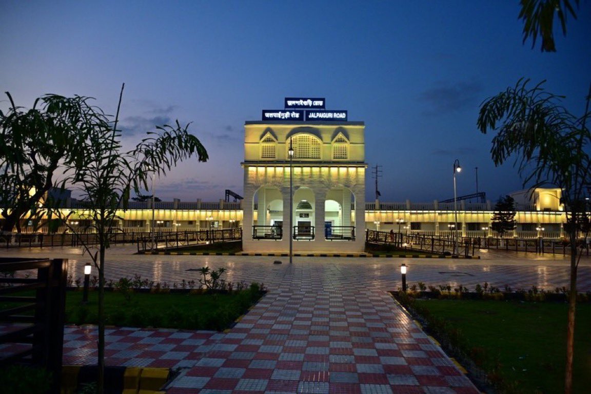 moronhumor's tweet photo. 🚆🇮🇳 More than railway stations, these are gateways to a New India.

Tomorrow, Hon’ble PM Shri @narendramodi will dedicate 75 redeveloped railway stations across 20 States under the #AmritBharatStationScheme. Built at a cost of ₹1,570 crore, these stations beautifully blend modern passenger amenities with local heritage, culture and architecture, truly embodying the spirit of “Virasat Bhi, Vikas Bhi.”

#IndianRailways #ViksitBharat