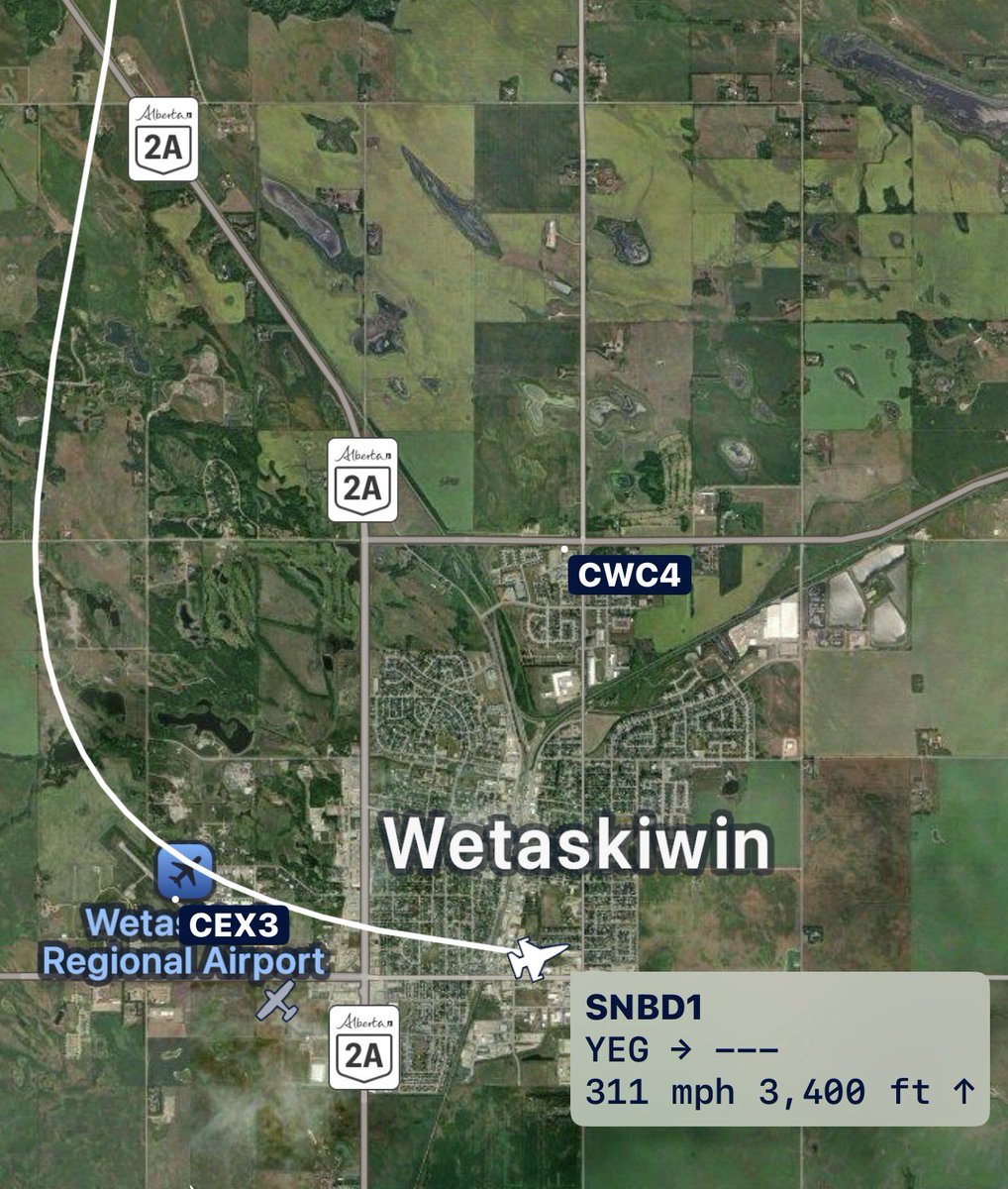 johnwtomkinson's tweet photo. If you’re in Wetaskiwin right now, head on outside for your last look at the Canadian snowbirds! https://t.co/RzEyZkfvEE