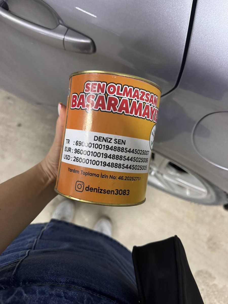 SimgeSDaloglu's tweet photo. Kumbaram yanımda yayınım arabamda işte gönüllülük 🥰❣️
#DMDiçinAdımAtın #BayramSalmanKazansın https://t.co/5JY5Yj4K0a