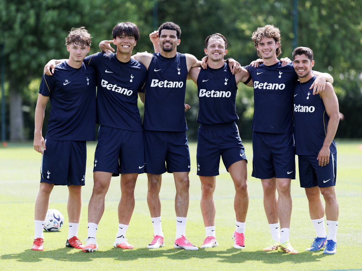 Spurs_KR's tweet photo. 🙂😁😀😄😃
                             😆

#THFC #COYS #SpursKR #토트넘 https://t.co/JC8X1A9OWA