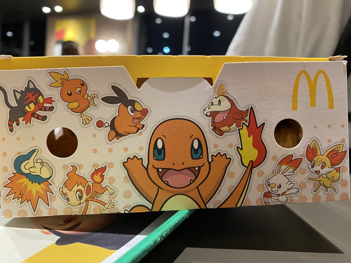 chamodane0611's tweet photo. 深夜にポケモンナゲットパーティーしてるー！！！
箱かわいい！！！ https://t.co/MvV1SNGmJc