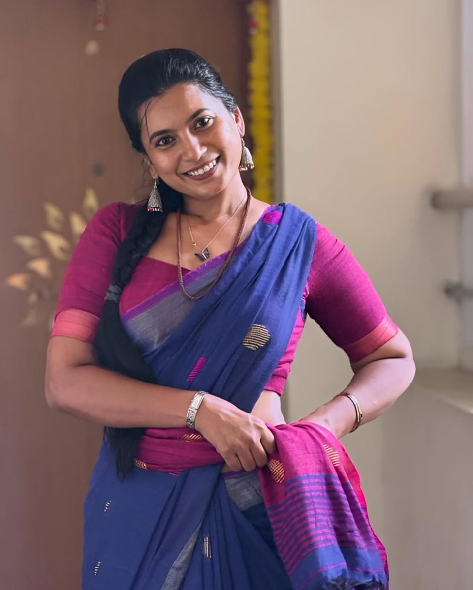 ShrukunaX's tweet photo. Traditional attire ✨

Subha ❤️‍🔥 https://t.co/Dgb7C0CfVm