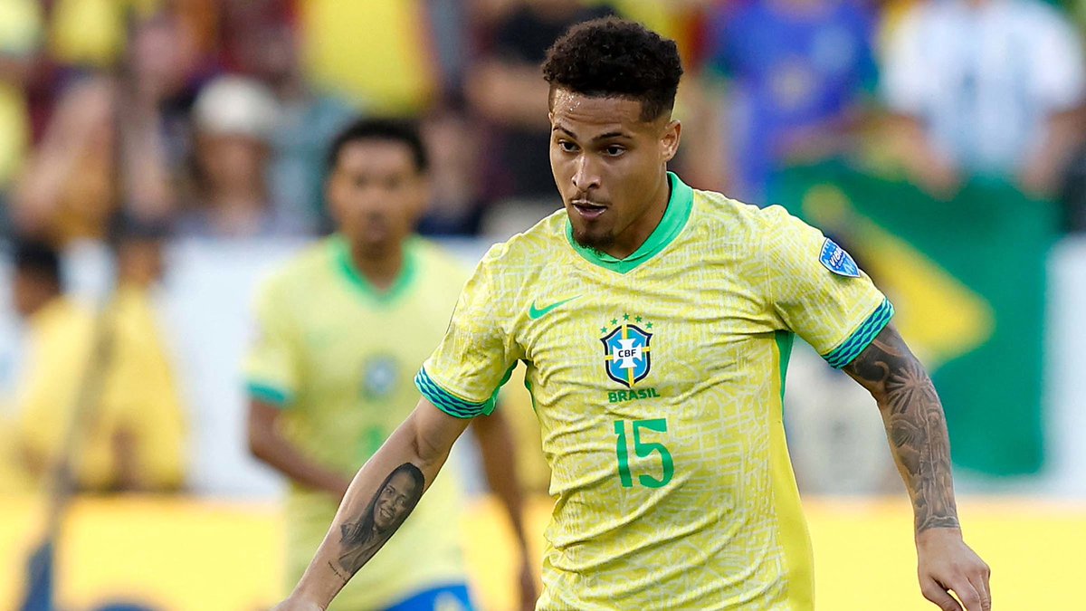 TillBrasil's tweet photo. 🚨🇧🇷 | BREAKING 🇧🇷

25 year old Brasilian Central Defensive Footballer @GomesOficial08 will be a NEW Aston Villa player. #AVFC

The transfer value is €40 million + €5 million in bonuses. 

Champions League Football ✊✊✊🇧🇷🇧🇷

#BTD #transfermarket #CBF #AVFC https://t.co/N9z0wtMhx0