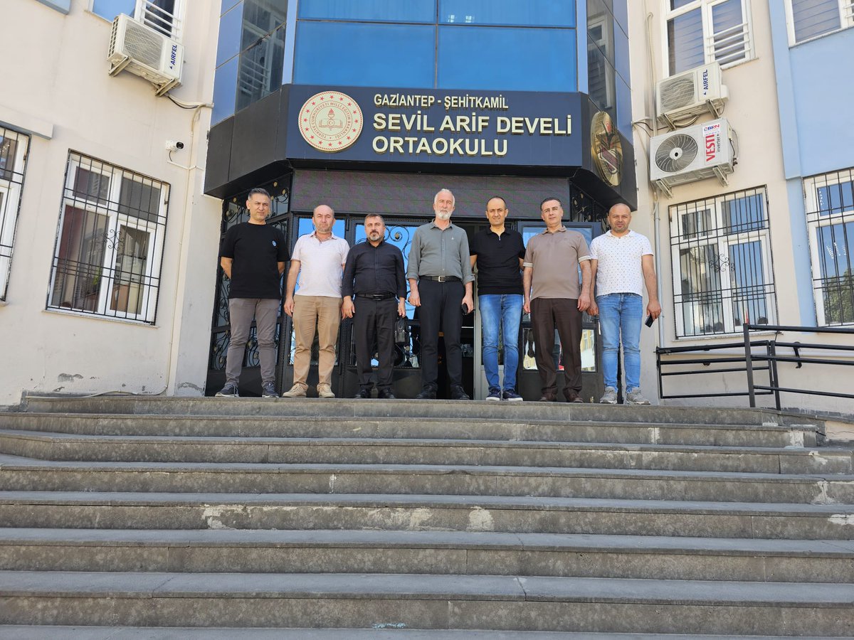 aornek1's tweet photo. Zirveden yeni ufuklara, yeni ufuklardan yeni umutlara, yeni umutlardan yeni hedeflere emin adımlarla yürüyen,  Sefer bizden, zafer Allah’tandır diyenlere selam olsun. @SehitkamilEBS @NurullahTekatas @MehmetDemirEBS @SuzanPala758 @celikrical @ https://t.co/QJNuH4M45l